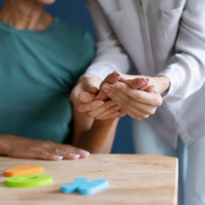 Manuelle Mobilisation der Finger zur Verbesserung der Greiffunktion