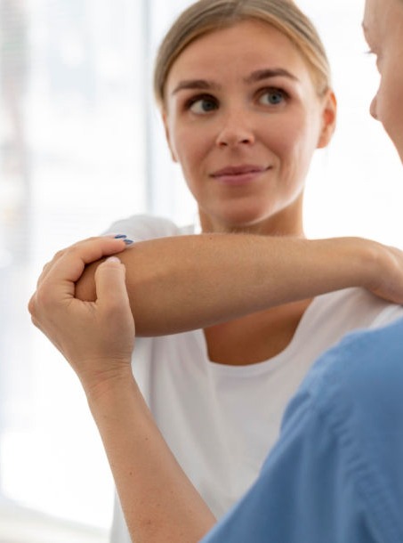 Ergotherapeutische Behandlung der Schulter zur Verbesserung der Beweglichkeit